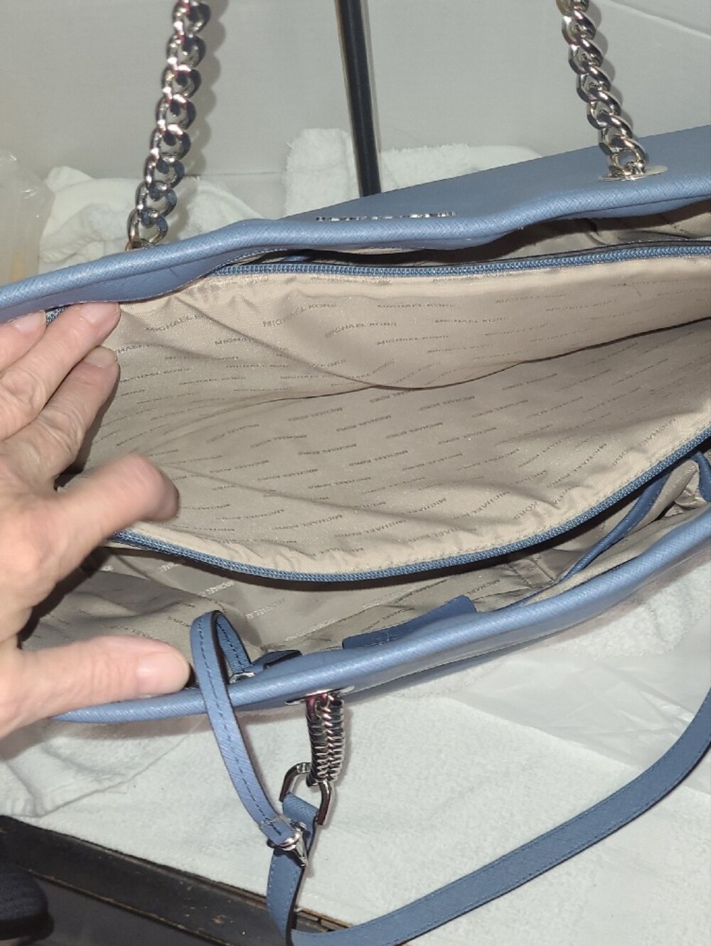 Michael Kors Slate Blue Chain-Detail Tote - Picture 5 of 13